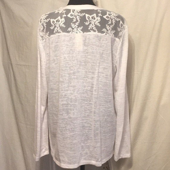 NWOT longsleeved pull over - Picture 4 of 7